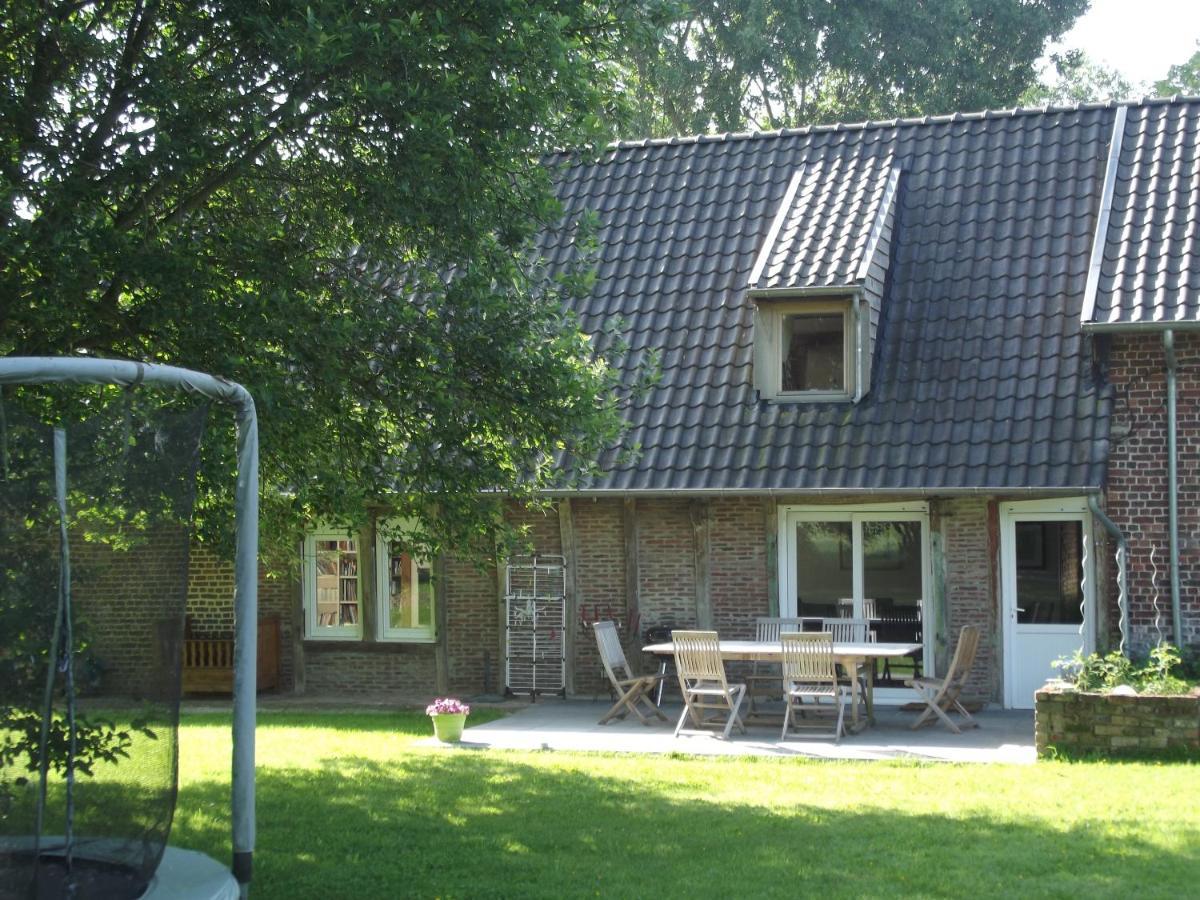 Bed and Breakfast Au Bonheur Frontalier Steenvoorde Esterno foto