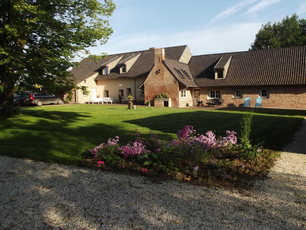 Bed and Breakfast Au Bonheur Frontalier Steenvoorde Esterno foto